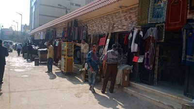 نقل الباعة الجائلين من محيط مسجد الاستقامة بميدان الجيزة (صور)