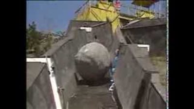 بالفيديو.. أطرف سقطات المشاركين في برنامج مسابقات ياباني