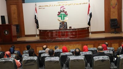 118 مفتشا للعمل يؤدون اليمين القانونية أمام وزير القوى العاملة