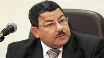 بدء جلسة محاكمة «سيف عبد الفتاح» ورئيس الزمالك لتبادلهما السب