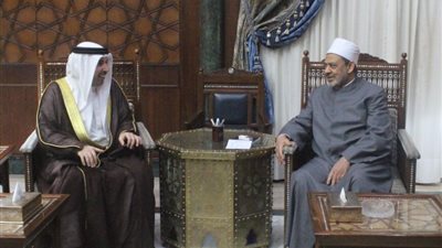 شيخ الأزهر يستقبل السفير البحريني المنتهية مدته بالقاهرة