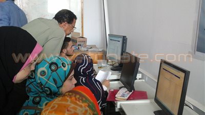 بالصور.. إقبال على معامل التنسيق بجامعة دمنهور
