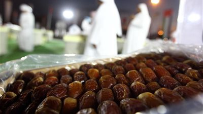 أبوظبي تستقبل آلاف المزارعين والتجار في مزاد ليوا للتمور