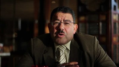 تأجيل محاكمة «سيف عبد الفتاح» ورئيس الزمالك لتبادلهما السب لـ24 يناير