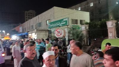 توافد الأهالي على مستشفى إيتاي البارود لمساعدة ضحايا انفجار خط البترول ( صور)