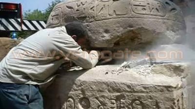 بالصور.. «الآثار» تؤكد سلامة عمود «مرنبتاح»