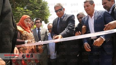 بالصور.. وزير الرياضة يفتتح حمام السباحة بنادي المصري القاهرى