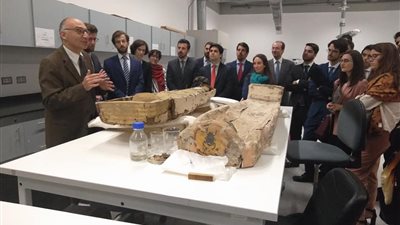 السفير الإسباني يزور المتحف المصري الكبير (صور)