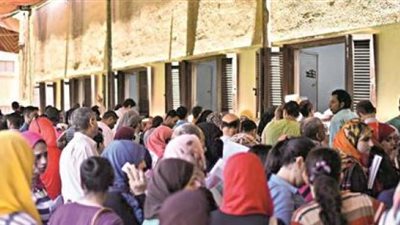 أعداد المواد النظري والعملي لطلاب الدبلومات الفنية (صور)