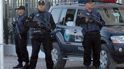 الجزائر تسلم تونس قائمة برجال أعمال يشتبه بتمويلهم للإرهاب