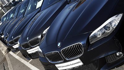 «جنينة»: مد الخدمة المميزة في مطار القاهرة بـ10 سيارات «BMW»