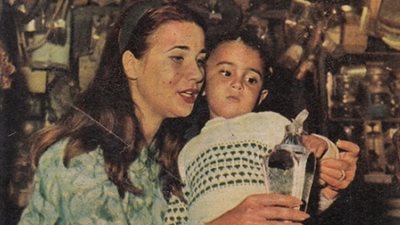 فرحة زبيدة ثروت بشراء فانوس رمضان من شبرا