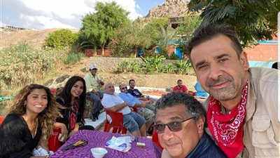 كريم عبد العزيز ودينا الشربيني بكواليس