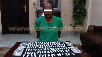 بالصورة.. القبض على صياد بحوزته 127 تذكرة هيروين في الغردقة