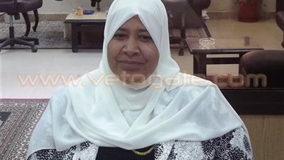 وزير التنمية المحلية يجدد الثقة برئيسة مركز الخارجة