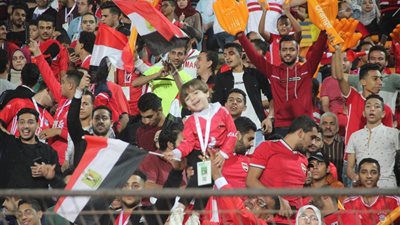 احتفال الجماهير بهدف كهربا لمنتخب مصر في كينيا (فيديو وصور)