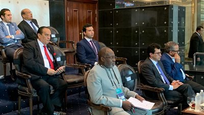 وزير الرياضة والجنايني يهنئان شوقي غريب بالفوز على الكاميرون