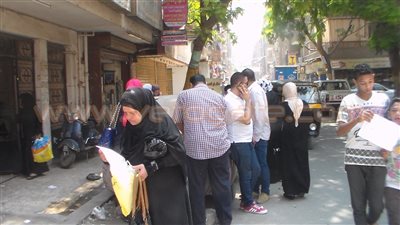 بالصور.. إقبال كثيف على مكتب بريد إمبابة لحجز شقق الإسكان الاجتماعى