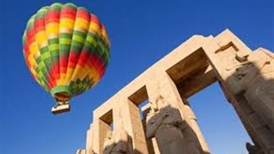 إقلاع 14 رحلة بالون على متنها 300 سائح بالأقصر