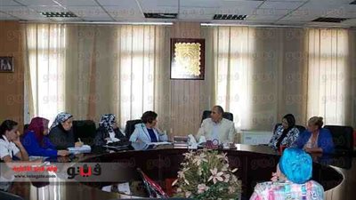 محافظ الشرقية يناقش تأهيل القيادات النسائية لخوض الانتخابات البرلمانية