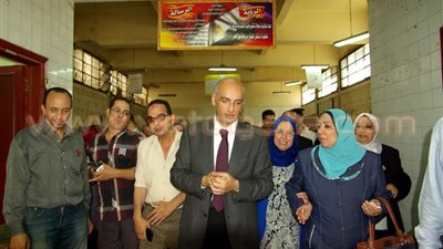 بالصور.. وزير التعليم الفني يتفقد أقسام مدرسة «باب الشعرية» الصناعية