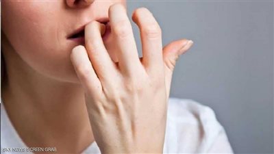 علاج اكل الاظافر.. أسباب قضم الأظافر وطرق التخلص منه