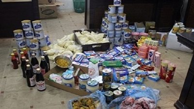 التحفظ على 17 طنا سلعا غذائية مجهولة في الشرقية