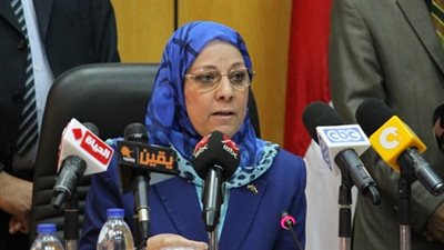 وزيرة القوى العاملة تزور قناة السويس الجديدة