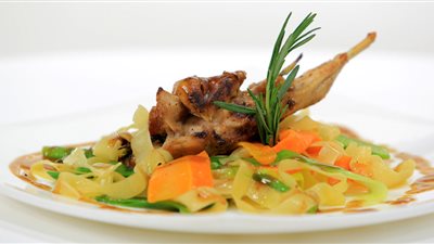 طريقة إعداد أرانب بالمستردة والبصل مع الشيف سلمى