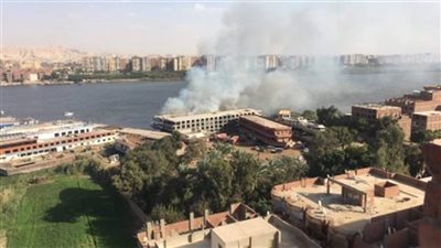 الحماية المدنية تجري عمليات التبريد لحريق مركب 