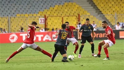 الأهلي يرتدي زيه الرسمي أمام الترجي