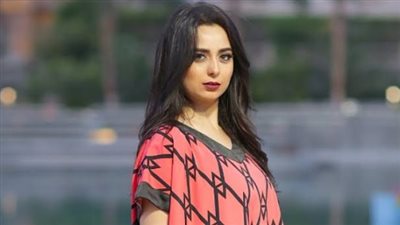 هبة مجدي شقيقة محمد رجب في مسلسل 