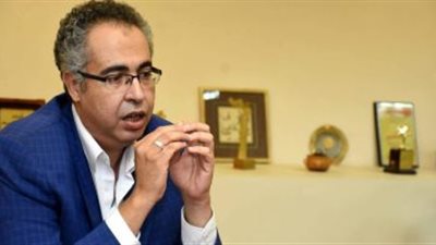 إسماعيل مختار يرد على أسباب استقالة أحمد شاكر من فرقة المسرح القومي