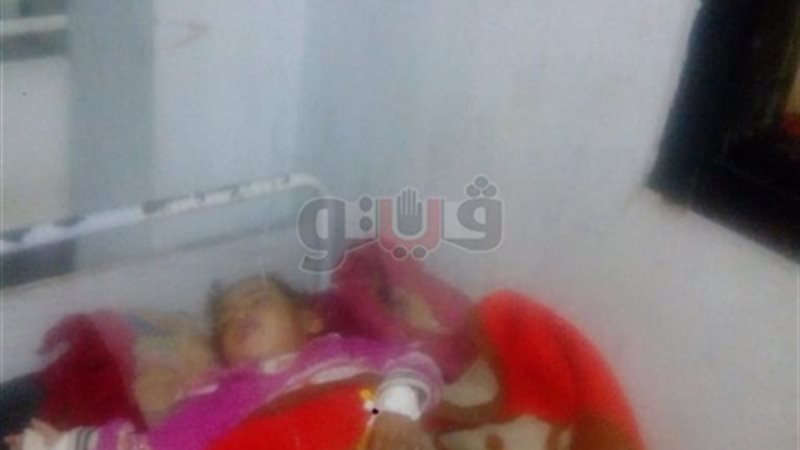 العثور على طفلة بها