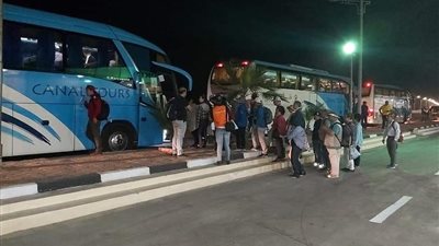 مطار القاهرة يستقبل أولى رحلات سياحة اليوم الواحد