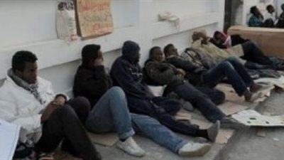 ترحيل 29 مهاجرا من 3 دول أفريقية حاولوا التسلل إلى ليبيا