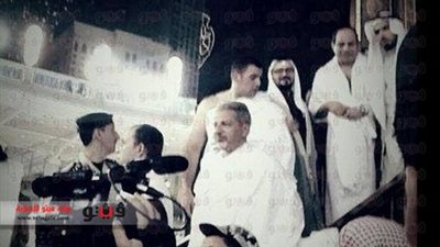 بالصور.. لحظة خروج «السيسي» من الكعبة