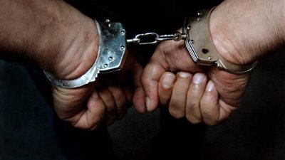 حبس شقيقين بتهمة الاتجار في الأسلحة النارية بمنشأة القناطر