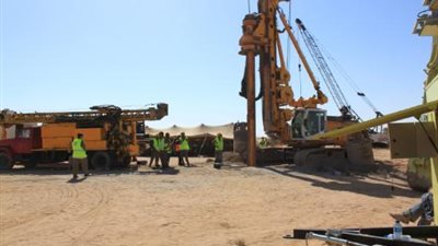 حفر أول بئر لأراضي الجمعيات بالخارجة