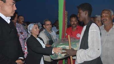 التضامن تقدم ١٠٥٠ بطانية و٤٧٥ لحافا للمتضررين من السيول في حلايب