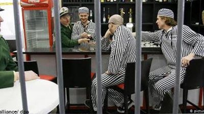 هل تريد أن تجرب حياة السجن؟ فندق في ألمانيا يوفر لك ذلك!