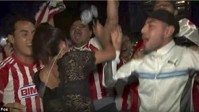 مراسلة تلقن متحرشا درسا قاسيا على الهواء مباشرة (فيديو وصور)