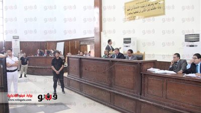 بالفيديو والصور.. بدء محاكمة 11 متهمًا بـ