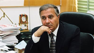 فاروق جويدة والغيطاني يتغيبان عن لقاء «محلب» والمثقفين