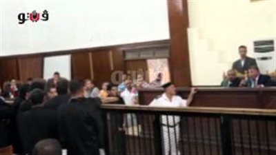 بالفيديو.. اشتباك بين الدفاع وقاضى 