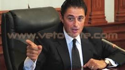 محافظ الإسكندرية يٌكرم عامل نظافة أصيب أثناء تأدية عمله.. الخميس