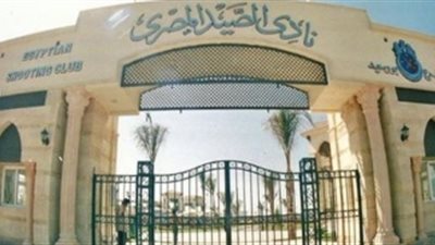 انتهاء إصلاح حفرة أمام نادي الصيد.. وإعادة حركة السيارات لطبيعتها