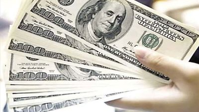 نواب يكشفون سر عدم انخفاض السلع رغم تراجع الدولار