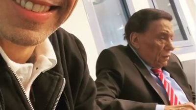 أول فيديو لعادل إمام من كواليس 