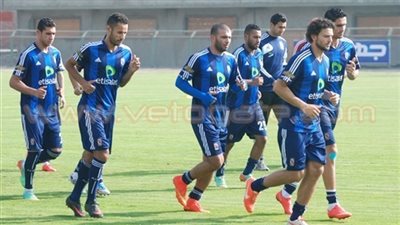 «عبد العزيز» يقود مران مستبعدى الأهلي من موقعة سموحة